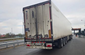 İrana göndərilən yardım maşınları sərhədə çatdı