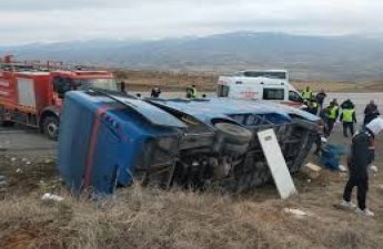 Məhkumların daşındığı avtomobil qəza edib