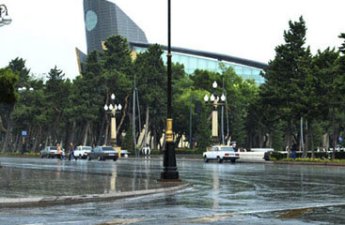 Власти Баку перешли на усиленный режим работы на фоне сильных дождей