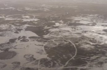 В казахстанском Атырау фиксируются пыльные бури на фоне обмеления Каспия