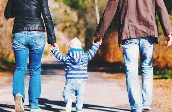 Azərbaycanda bu günə qədər 856 uşaq övladlığa verilib