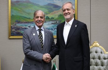 Şahbaz Şərif Pezeşkianı sülh danışıqları ilə bağlı Pakistanın diplomatik səyləri barədə məlumatlandırıb