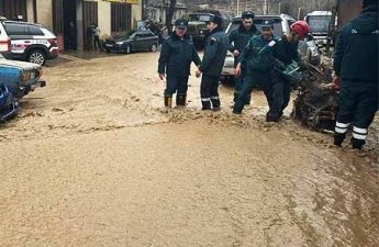В Армении из-за проливных дождей произошли камнепады на дорогах