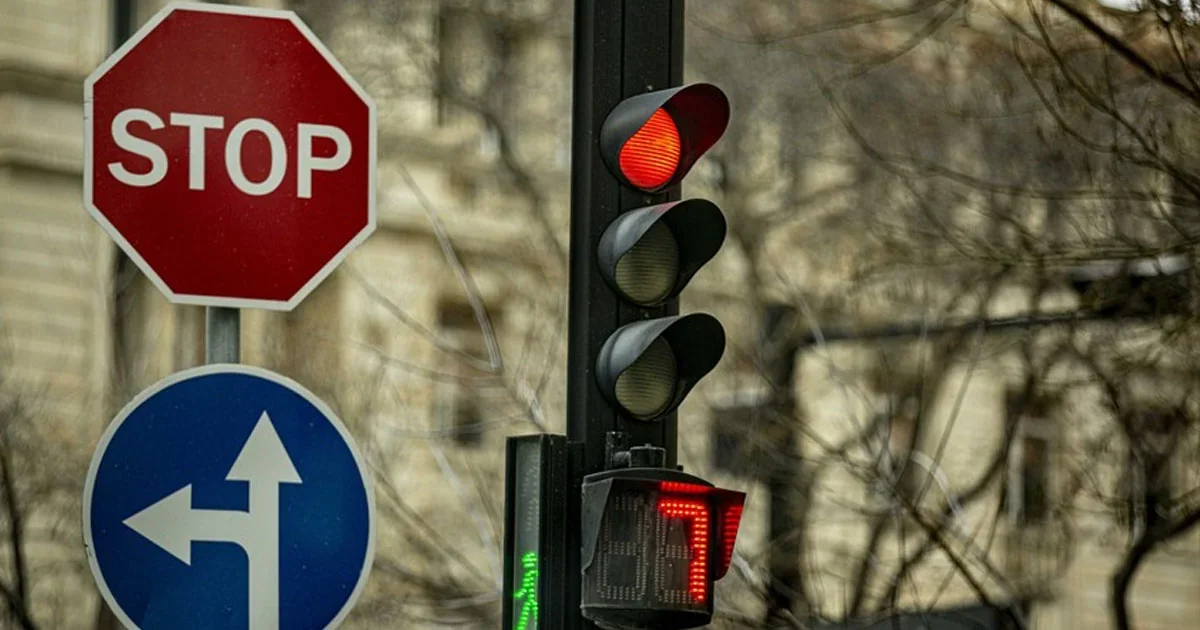 ЦИУТ: Светофоры в Баку находятся под непрерывным контролем из‑за дождей