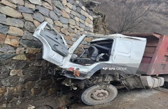 В Кяльбаджаре перевернулся грузовой автомобиль, погибли 3 человека -ФОТО-ОБНОВЛЕНО