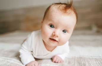 Yeni doğulan körpələr dünyaya baxarkən əslində nə görür?