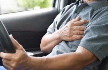 Kişi avtomobilində öldü