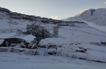 Bəzi dağlıq ərazilərə qar yağır - FAKTİKİ HAVA