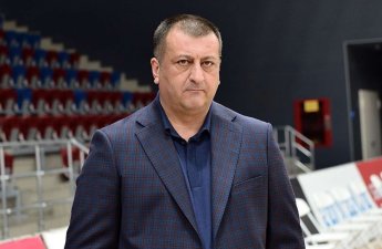 Zaur Axundov ev dustaqlığında qaldı