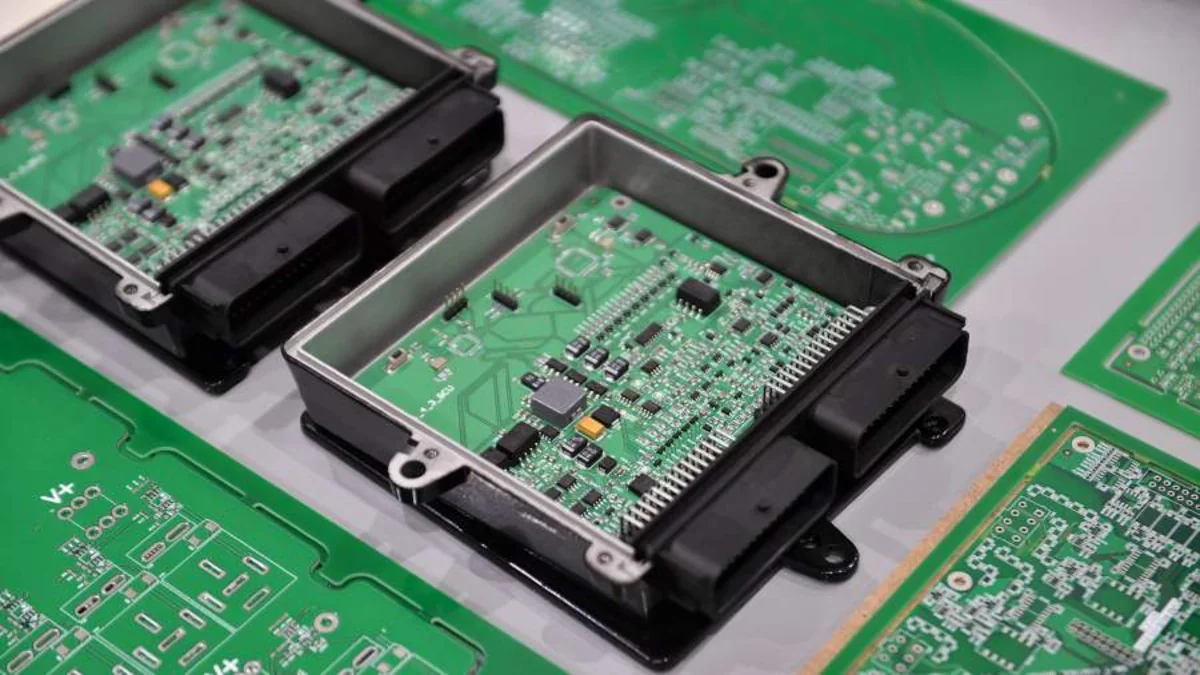 СМИ: Нехватка гелия из-за операции против Ирана нарушит выпуск чипов и БПЛА