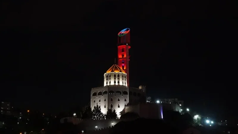 На башню Республики в Анкаре спроецировали флаг Азербайджана-ФОТО