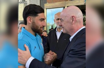 İnfantino iranlı futbolçularla görüşdü