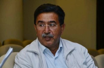 Yadigar Muradovu teatrda kim əvəz edir?