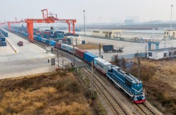 Orta Dəhliz vasitəsilə Çindən Avropaya ilk yük qatarı yola düşüb