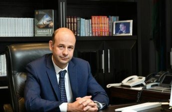 Yeni sədr rəisi işdən azad etdi