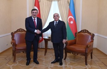 Али Асадов обсудил с Джевдетом Йылмазом расширение азербайджано-турецкого сотрудничества