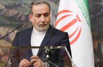 Арагчи: Удары США и Израиля по гражданским объектам не заставят иранцев сдаться