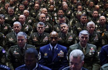 Пентагон снял с должностей еще двух генералов армии