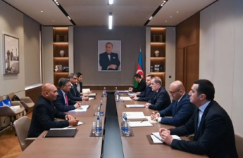 Bakı və Nyu-Delhi ticarət, turizm, əczaçılıq və terrorizmə qarşı mübarizəni müzakirə edib