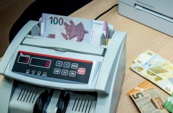 Скорость обращения азербайджанского маната снизилась