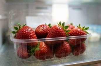 Çiyələkləri yuduqdan sonra əsla soyuducuya qoymayın