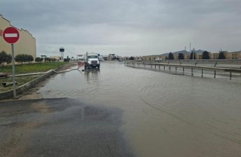 FHN: Yağışla əlaqədar tədbirlər davam etdirilir, Keşlədə 58 nəfər təxliyə edilib - VİDEO