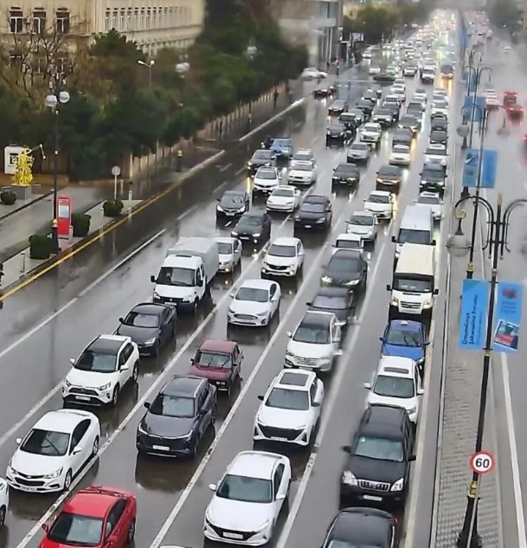 Bakının bu küçələrində sıxlıq var - SİYAHI