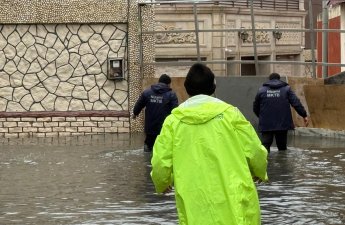 Bakıda intensiv yağışlar fəsadlar törətdi: qurumlar gücləndirilmiş rejimdə işləyir