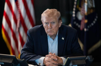 Tramp neft və pula görə İranla müharibəni davam etdirmək istədiyini açıqlayıb