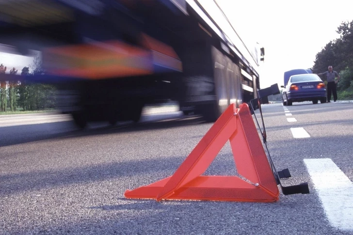 В Гяндже автомобиль сбил 16-летнюю девушку