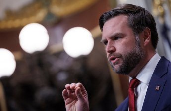 Politico: Вэнс может подключиться к переговорам США с Ираном