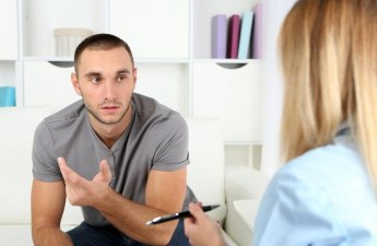 Şıxovda ərli qadının kişi ilə gizli görüşü şantajla bitdi: “Görüntüləri ailənə göndərəcəm” – TƏFƏRRÜAT