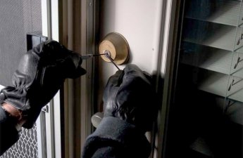 Dostunun evindən pul oğurlayıb motosiklet alan şəxs saxlanılıb