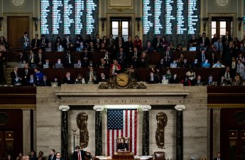 ABŞ Konqresində Trampı impiçment etmək üçün 13 maddəlik layihə irəli sürüldü...