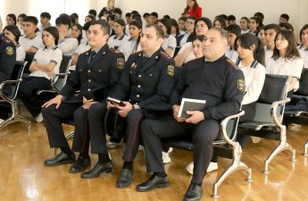 Polis təhsil müəssisələrində maarifləndirmə tədbirləri keçirib - FOTO