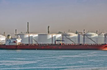 СМИ: Япония планирует высвободить из резервов 20-дневный запас нефти