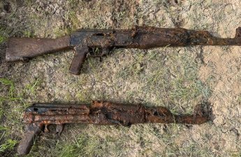 Su kanalından odlu silahlar tapıldı