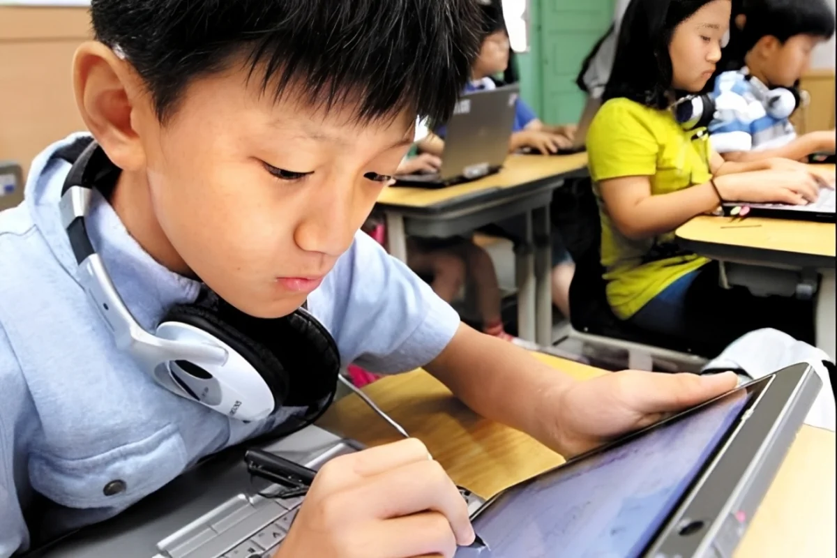 В Южной Корее школьникам и студентам раздадут компьютеры из-за кризиса памяти