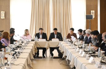 Azərbaycan və Ermənistan nümayəndələrinin iştirakı ilə dəyirmi masa keçirilir - FOTO