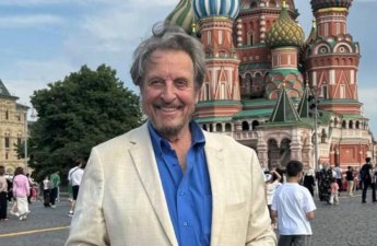 Отца Илона Маска споили в России