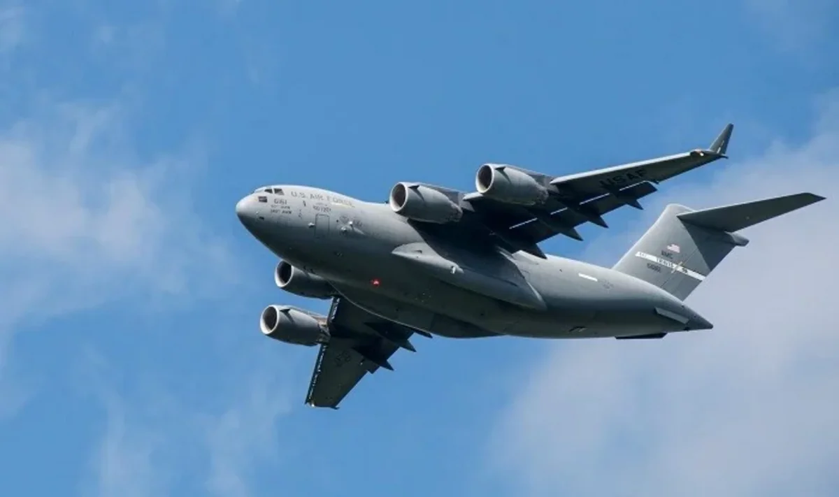 ABŞ hərbi heyətini daşıyan təyyarə İsraildən havalandı