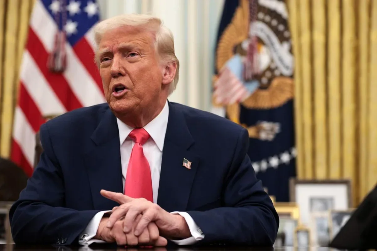 Tramp Vaşinqtonda inşa ediləcək yeni zəfər tağının layihəsini təqdim etdi - FOTO