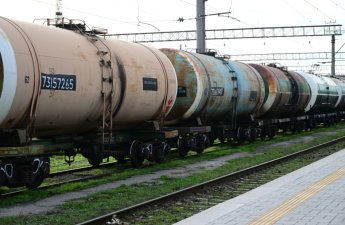 Азербайджан отправляет в Армению очередную партию топлива