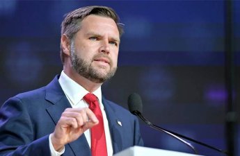 СМИ: Вэнс сыграл ключевую роль в организации переговоров США и Ирана