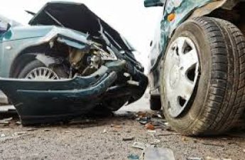 В Сальяне столкнулись два автомобиля, пять человек получили травмы