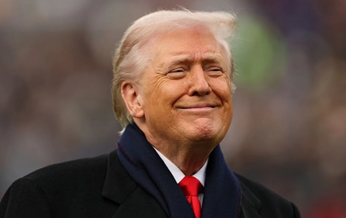 Tramp İsa Məsih obrazındakı şəklini silib - FOTO