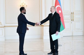 Prezident Somalinin Azərbaycanda yeni təyin olunmuş səfirini qəbul etdi - FOTO