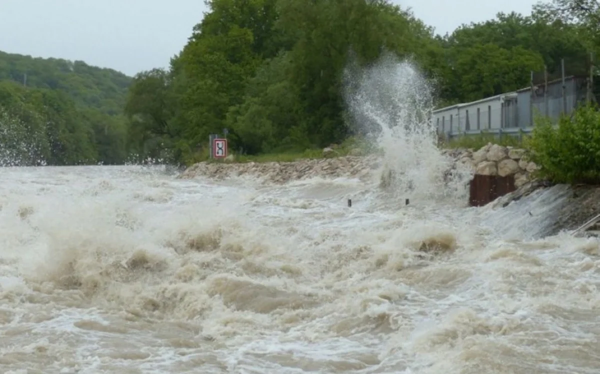 Ağstafa çayından sel keçib, rayon mərkəzi ilə əlaqə çətinləşib - FOTO