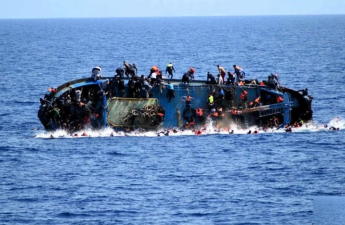 Qaçqınlarla dolu gəmi qəzaya uğrayıb, yüzlərlə insan itkin düşüb