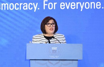 Sahibə Qafarova İstanbulda Qadın Parlamentarilər Forumunda çıxış edib - FOTO